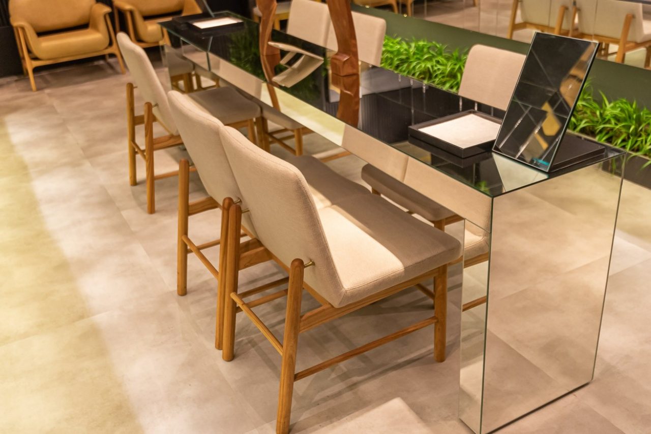 Glass desks and tabletops 