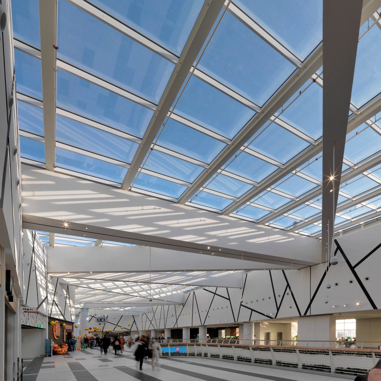 Maximo Shopping Center Guardian Glass