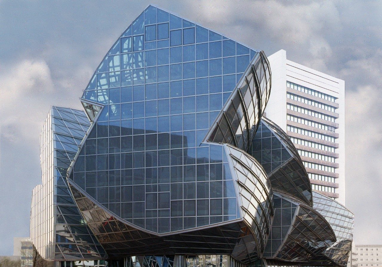 Clădirea Frank O. Gehry 5