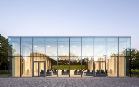 From a blank square on the drawing of a facade to a reality - with no surprises