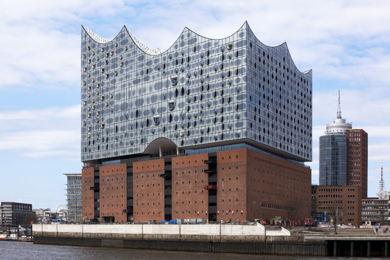 a concert hall building located in hamburg