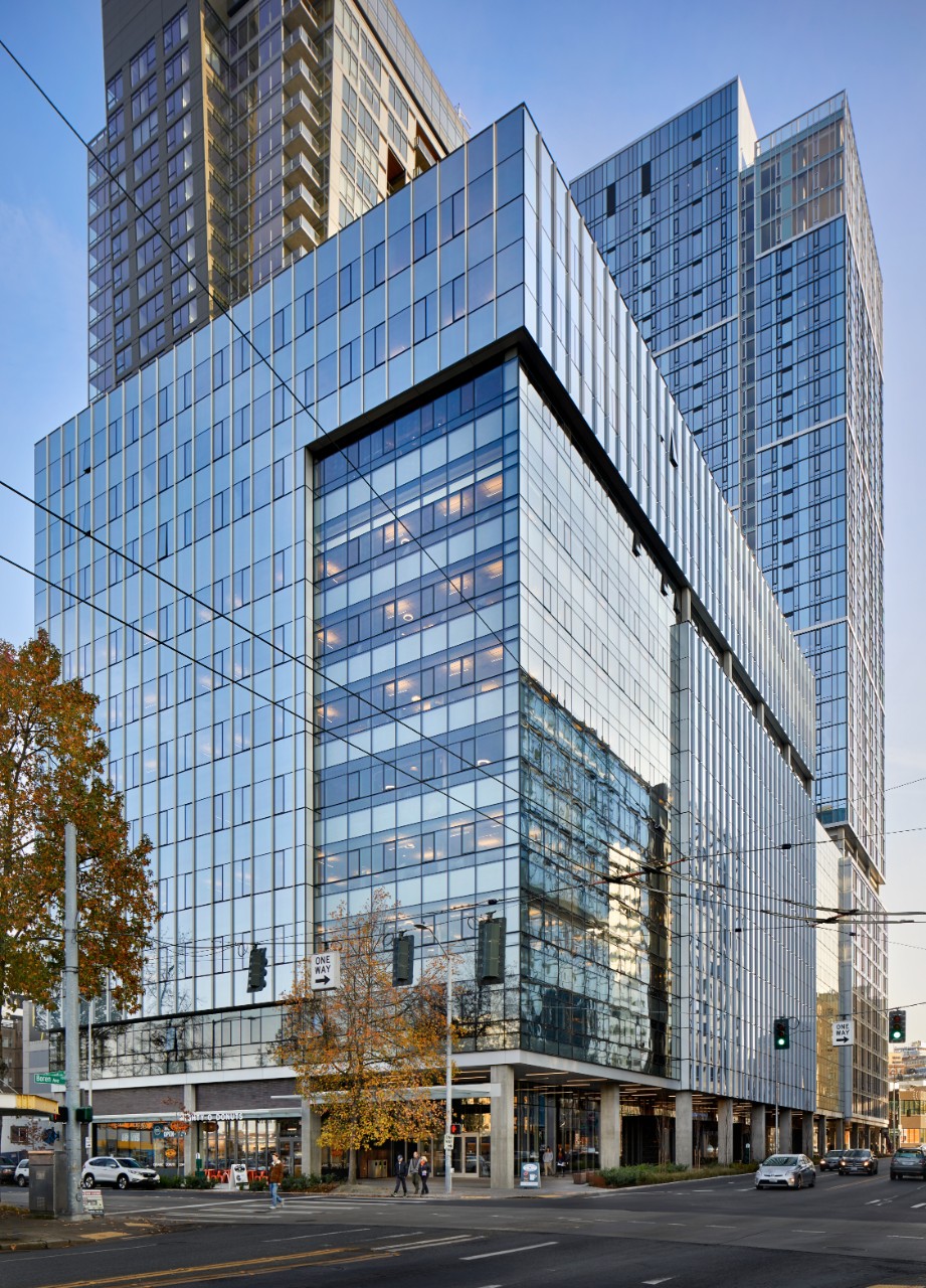 AMLI Arc Residential Tower. Seattle, Washington._x000D_Image license: ZGF Architects, AMLI Arc and Mortenson Construction._x000D_Copyright 2017 Benjamin Benschneider All Rights Reserved. Usage may be arranged by contacting Benjamin Benschneider Photography. Email: bbenschneider@comcast.net or phone: 206-789-5973.