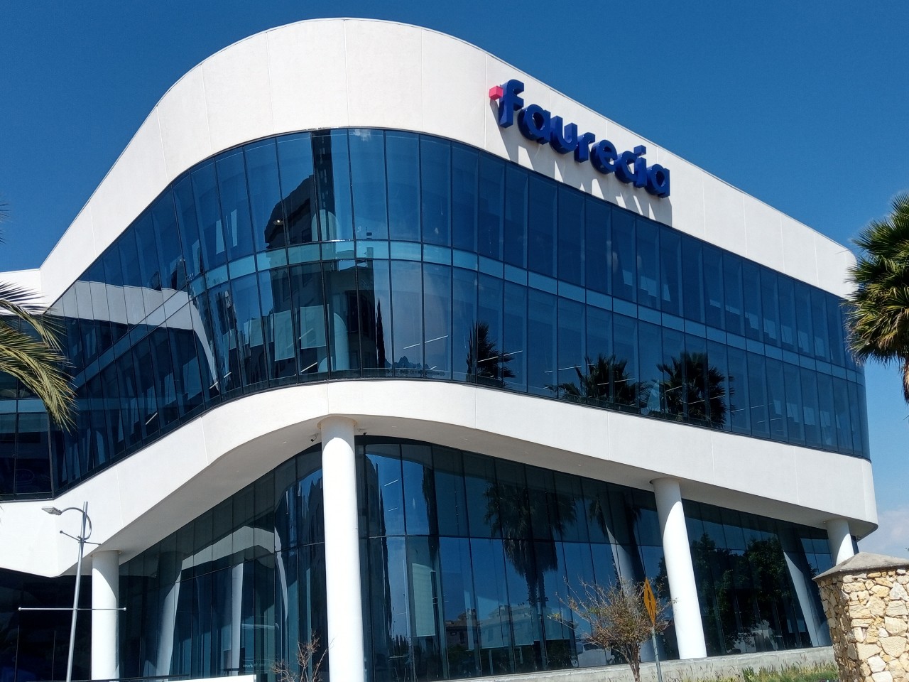 Faurecia Guardian Glass