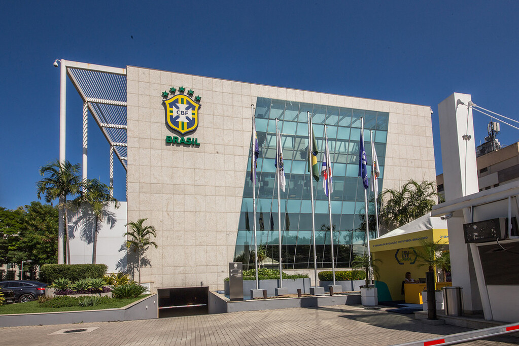 
Endereço:  Luis Carlos Prestes 130, Barra da Tijuca 22775 - 055, Rio de Janeiro (RJ).
