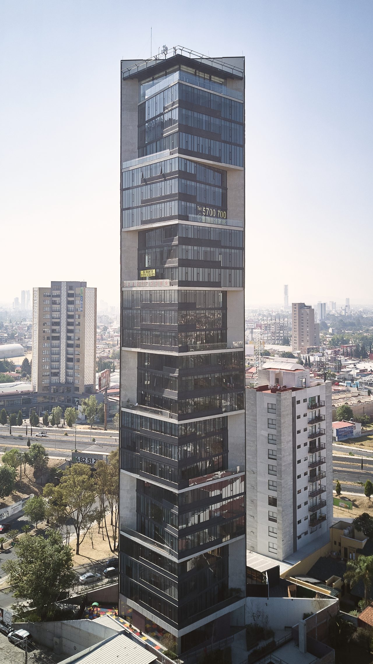 8,693.59 m²
ExtraClear 6mm and 9mm
Gray 6mm