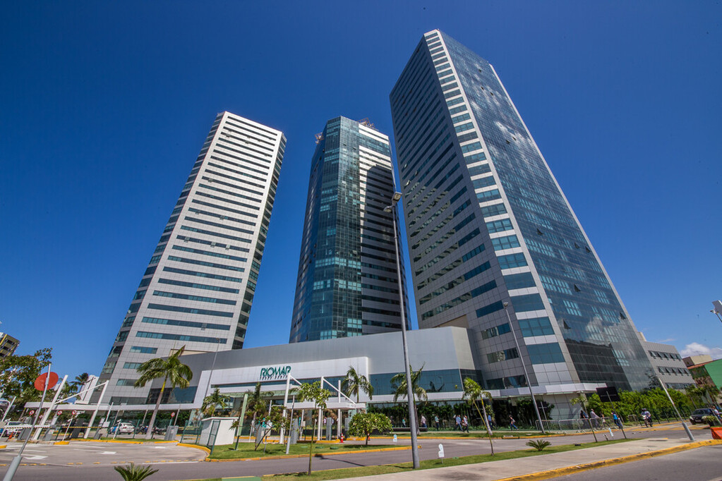 JCPM Trade Center Norte
Product: NP50 on green 

Constructor: JCPM 
Address: Av. Antônio de Goes, 60 - Pina, Recife - PE, 51010-000