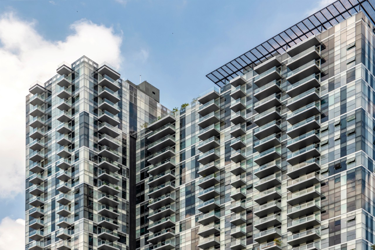 12,300m² SNX 62/27 y SN68
Year: 2019
LEED Certified
Developer: PROMODESA
Constructora: Numei
Photographer: Felipe Carrasco