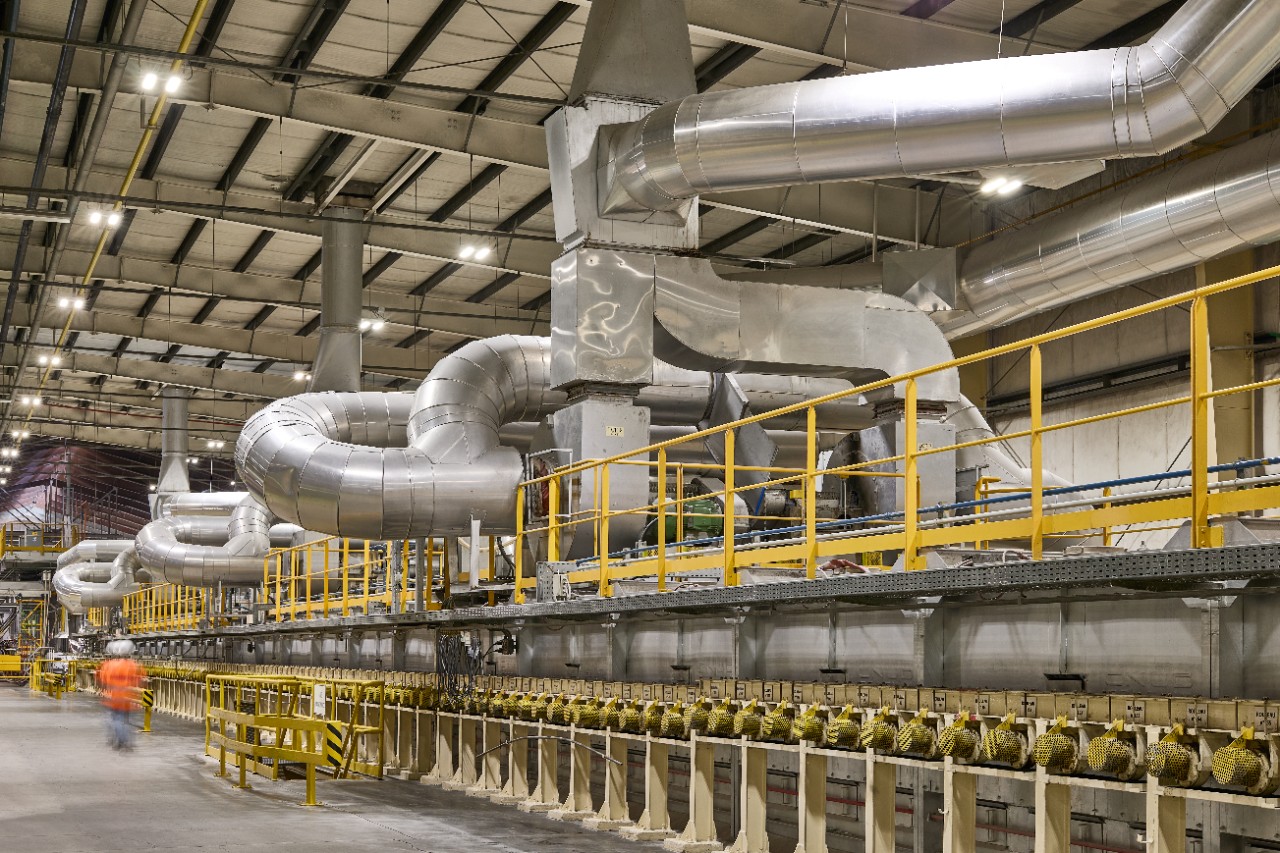 annealing lehr of a float glass production line where glass is cooled down